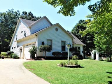 Main picture of 102 Lex Ct