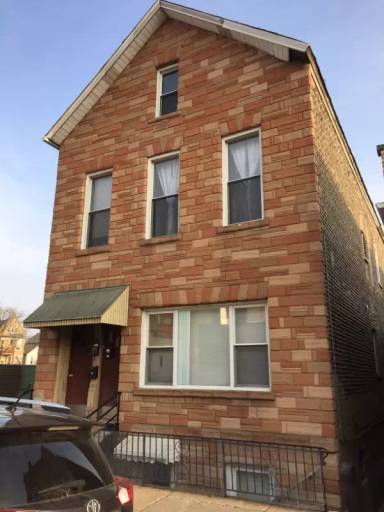 Main picture of 1315 W 31st St