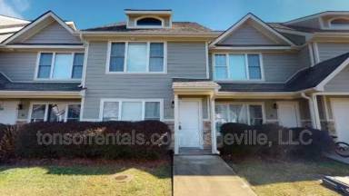 Main picture of 98 Rotunda Cir