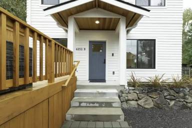 Main picture of 6252 52nd Ave NE