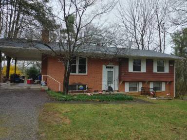 Main picture of 703 Broce Dr