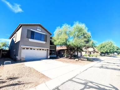 Main picture of 711 E Lovegrass Dr