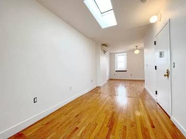 Main picture of 342 Decatur St