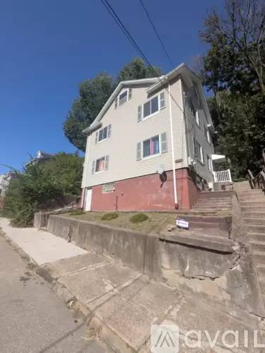 Main picture of 2404 S 18th St