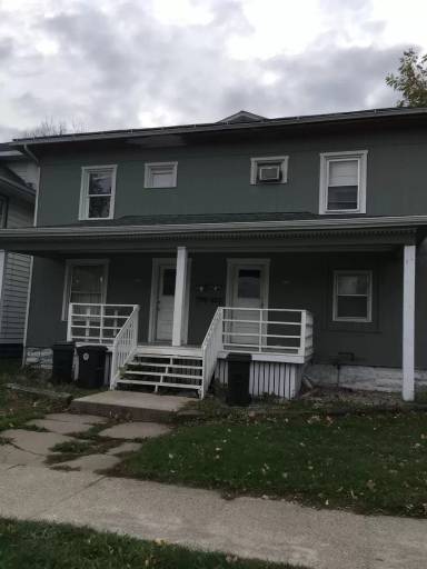 Main picture of 406 1/2 Locust St