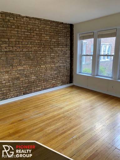 Main picture of 3034-48 W Wellington Ave & 3000-08 N Whipple St