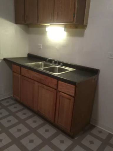 Main picture of 5100 N Austin Ave