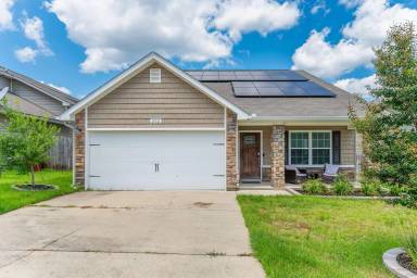 Main picture of 202 Wainwright Dr