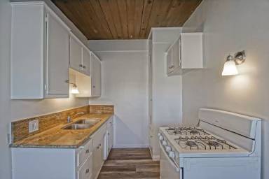 Main picture of 2616 Curtis Ave