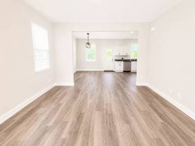Main picture of 523 Leland St