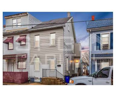 Main picture of 128 Ray St