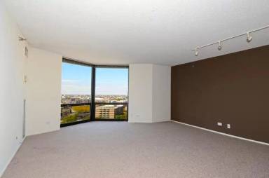 Main picture of 1212 N La Salle Dr Apartments