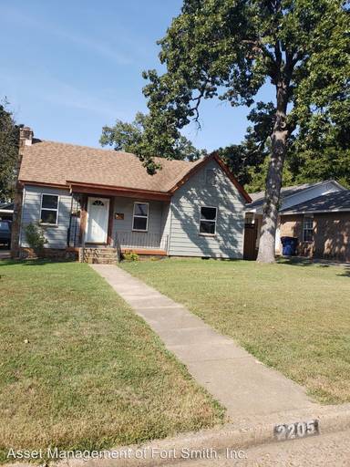 Main picture of 2205 S U St