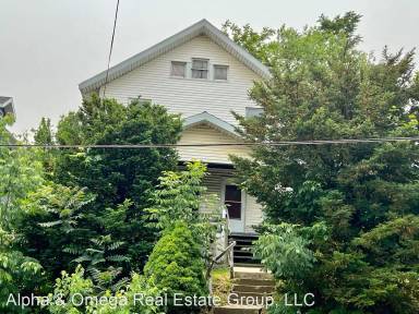 Main picture of 415 W 4th St