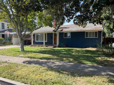 Main picture of 114 3rd St