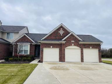 Main picture of 24605 Rosemont Dr