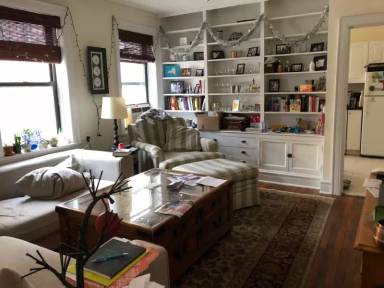 Main picture of 361 E 50th St