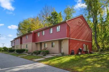 Main picture of 255 Main St