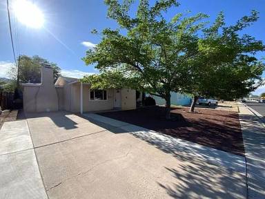 Main picture of 1732 Maxine St NE