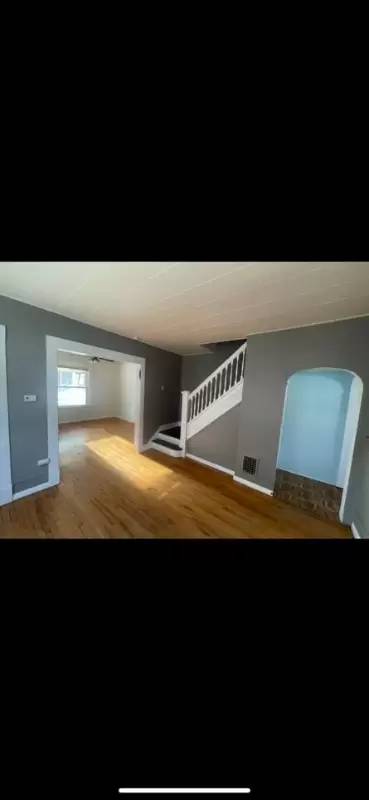 Main picture of 33 Higby Rd