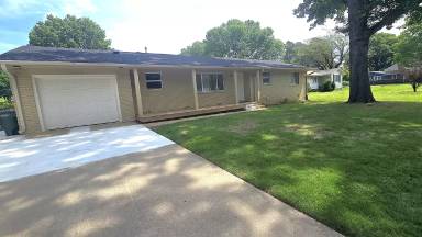 Main picture of 2122 W Lawson St