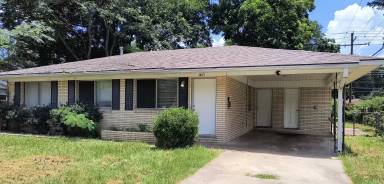 Main picture of 1403 S Wisconsin St