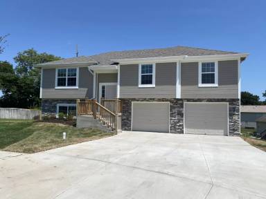 Main picture of 2301 S Heartland Ct