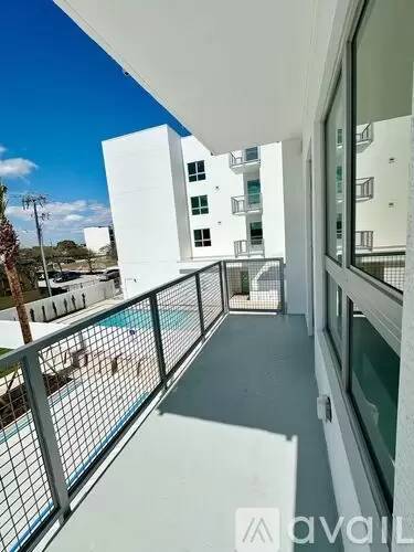 Main picture of 2121 Broward Ave