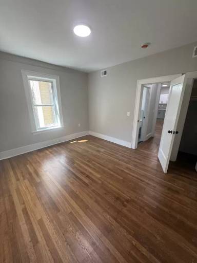 Main picture of 515 W 7th St