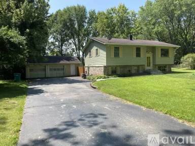 Main picture of 3105 W 82nd St
