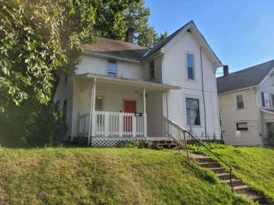 Main picture of 115 W Blanche St