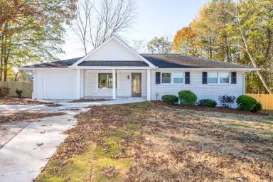 Main picture of 2460 Osborne Ct SW