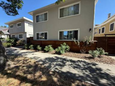 Main picture of 2713 T St
