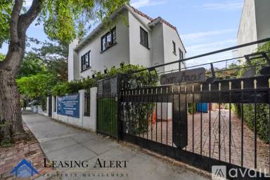Main picture of 8214 Norton Ave