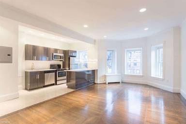 Main picture of 223 Newbury St