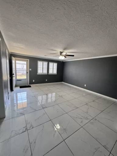 Main picture of 7932 NW Crossland Cir