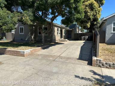 Main picture of 211 Redwood Ave