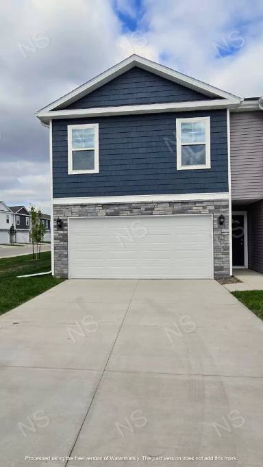 Main picture of 523 Kinley Dr