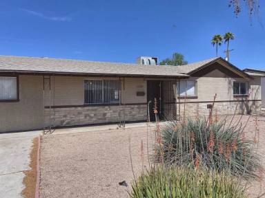 Main picture of 1138 W Laird St