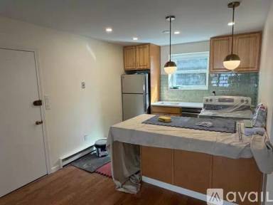 Main picture of 104 Trowbridge St