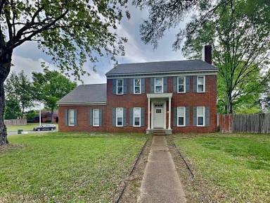 Main picture of 722 Cedar Brake Dr