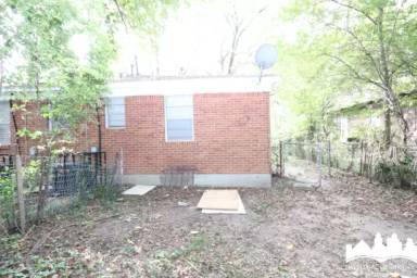 Main picture of 3268 Powell Ave