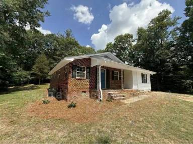 Main picture of 438 Greasy Creek St