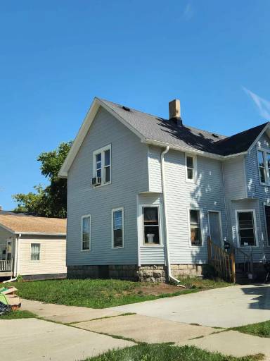 Main picture of 1627 Erie St