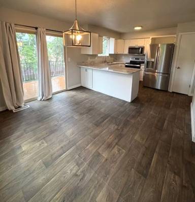 Main picture of 739 E Whispering Pine Dr