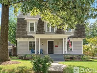 Main picture of 1469 Carr Ave