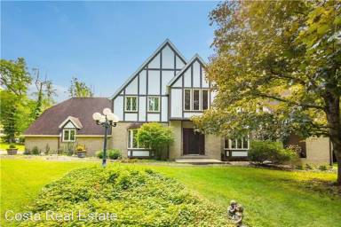 Main picture of 141 Locust St