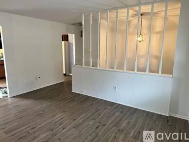 Main picture of 817 Kenyon Ave