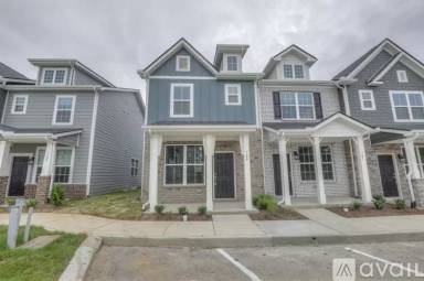 Main picture of Novel Harpeth Heights
