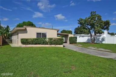 Main picture of 3431 SW 15th Ct